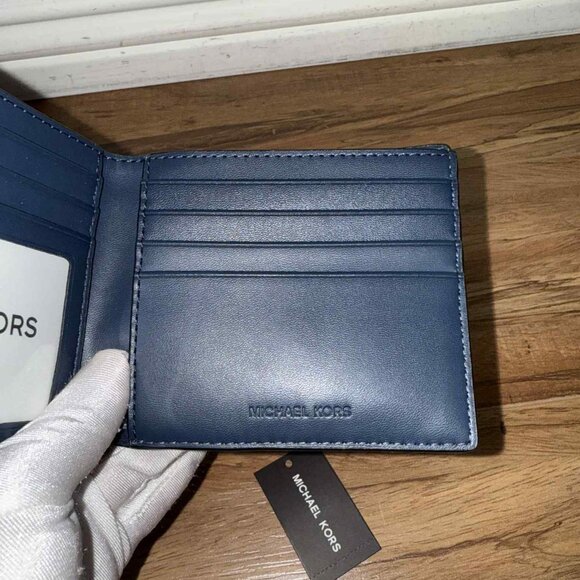 💙Michael Kors Signature Logo Ombre Card ID Wallet Variation💙 - Picture 10 of 17